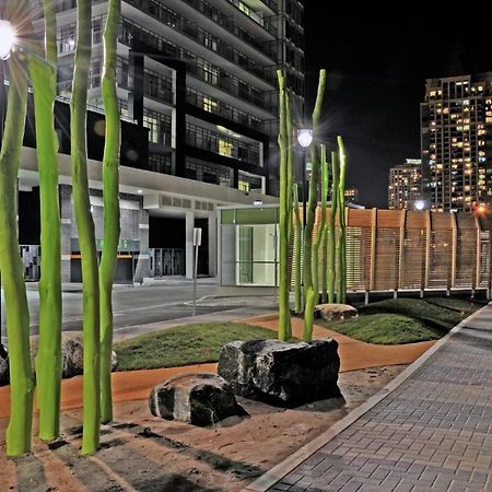Square One Fully Furnished Suite Місісаґа Екстер'єр фото