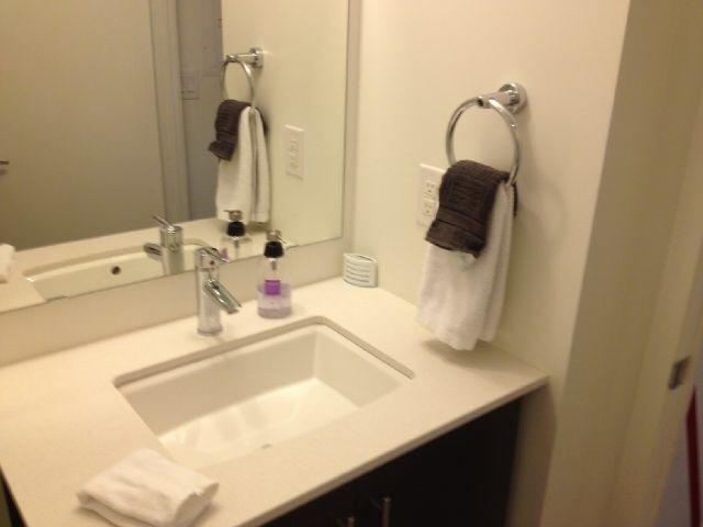 Square One Fully Furnished Suite Місісаґа Екстер'єр фото