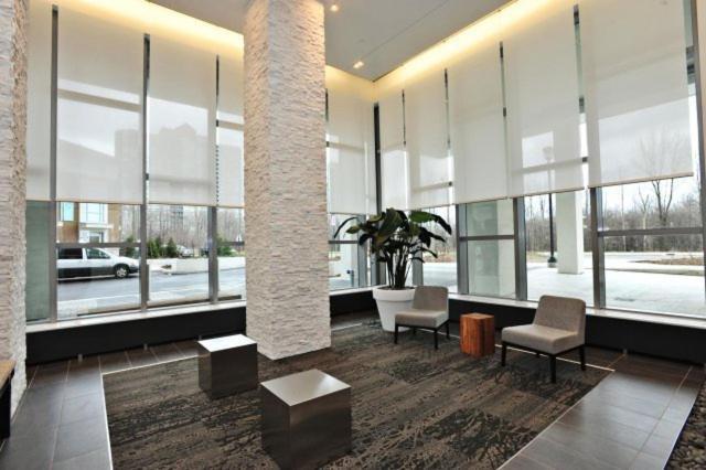 Square One Fully Furnished Suite Місісаґа Екстер'єр фото